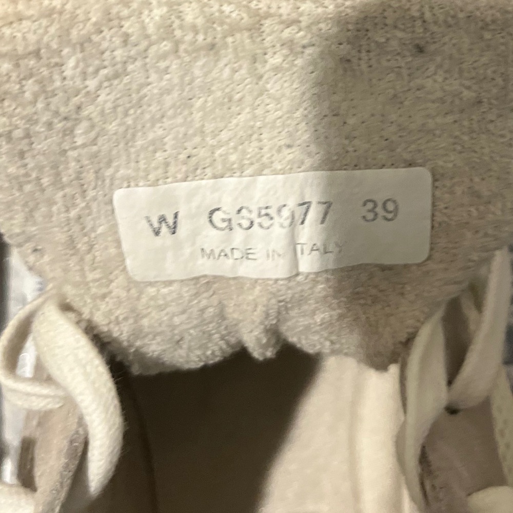 - Authentic Chanel Trainer’s - Picture 10 of 10